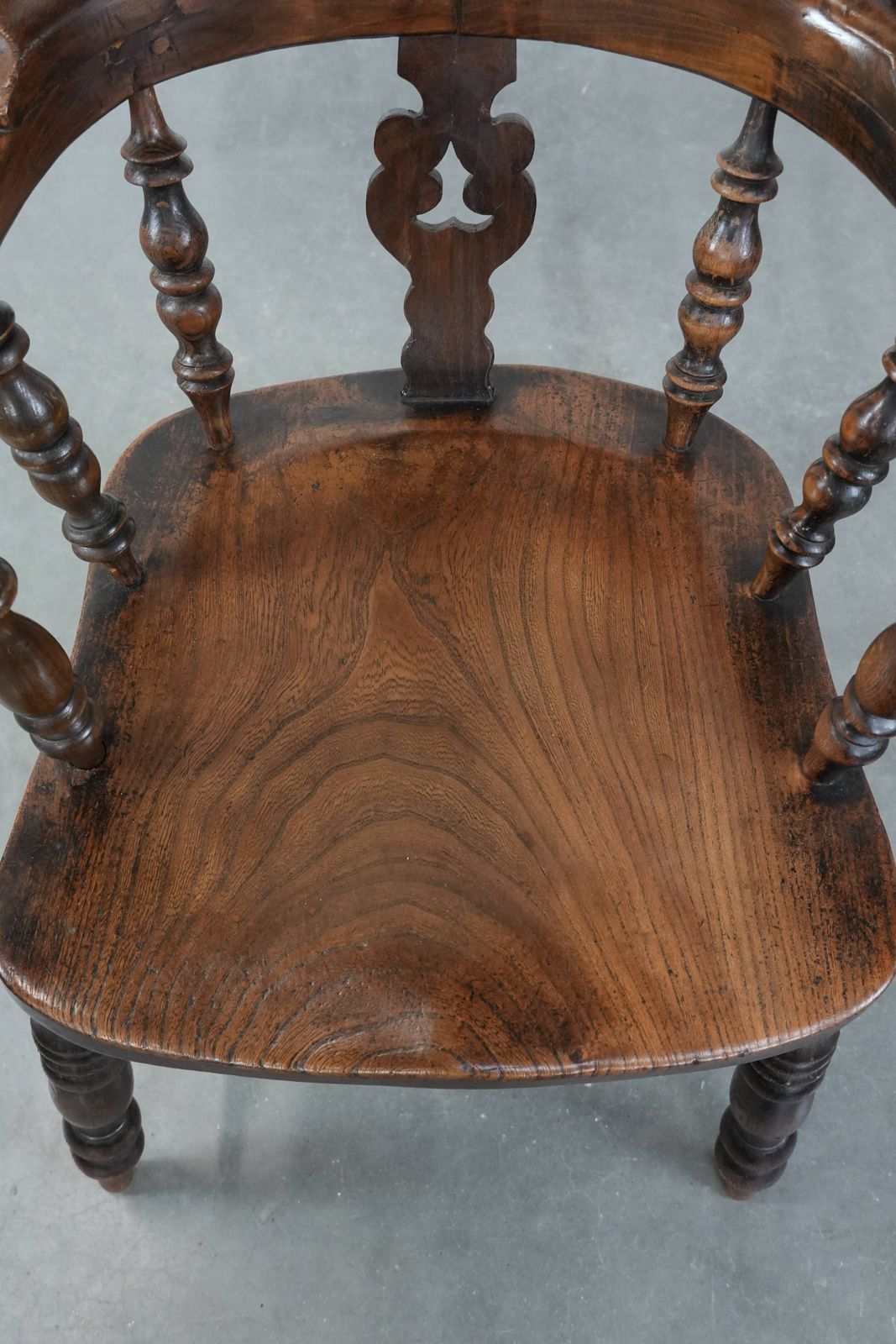 Antique English Highback Windsor Chair From The 18th Century photo vinterior
