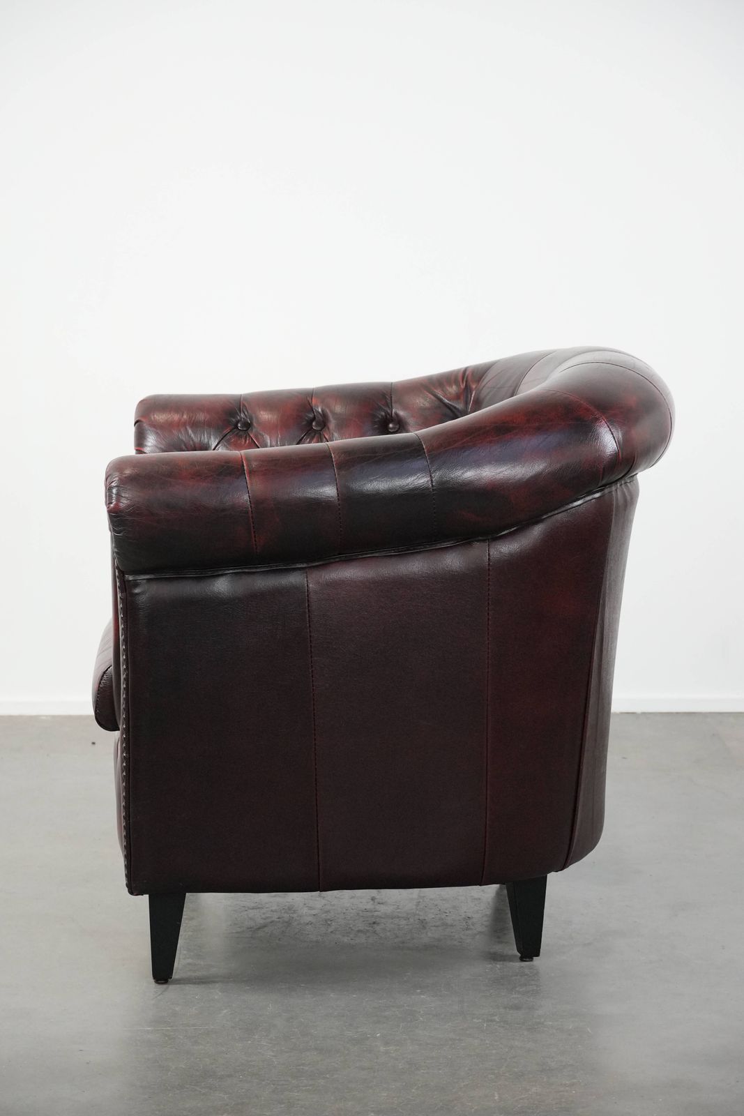 Cowhide Chesterfield Club Armchair In Classic English Style, Finished With Decorative Studs photo 866.0