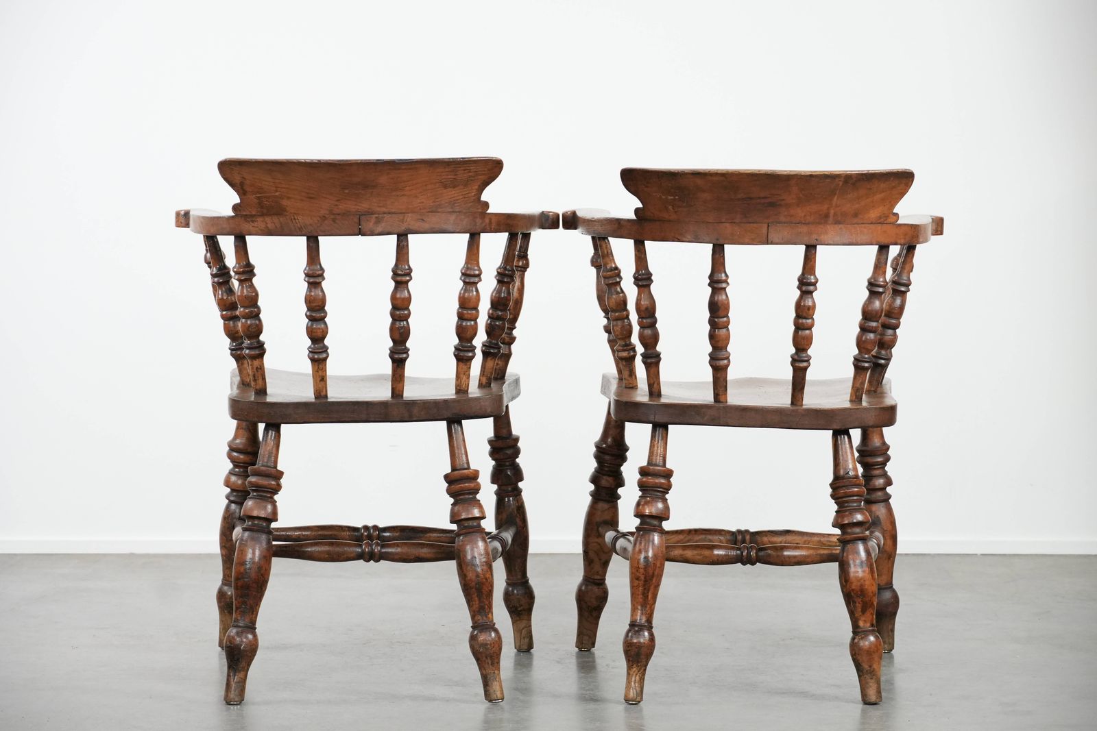 Set Van 2 Antieke Engelse Captain Chairs / Stoelen / Bureaustoelen Uit Het Begin Van De 19e Eeuw photo for sale