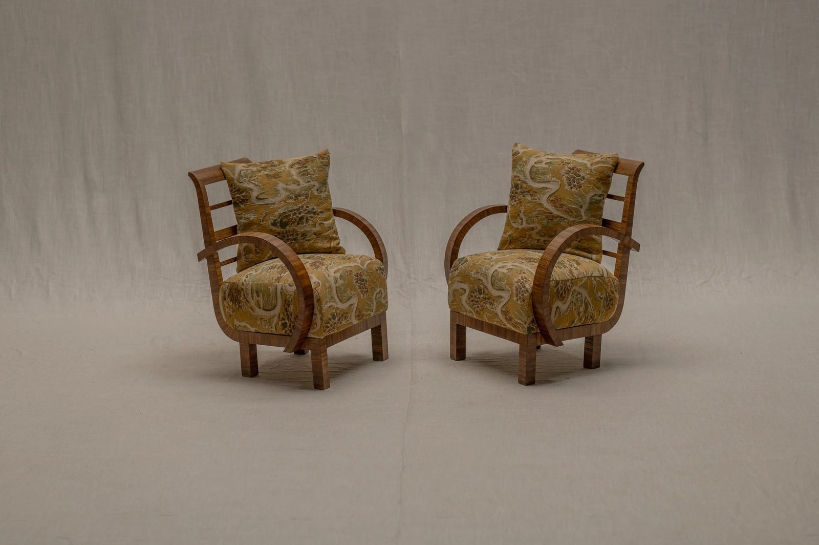 photo vinterior Vintage Set Of Two Early 20th Century Easy Chairs