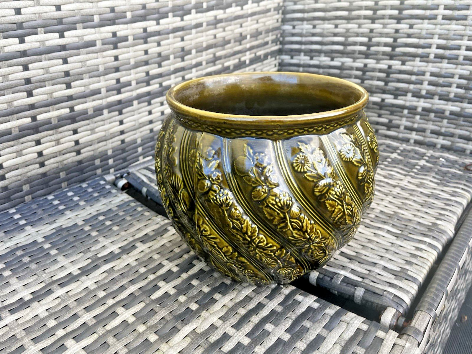 Antique English Majolica Bramble Design Planter Plant Pot Jardiniere Bretby ? photo vintage
