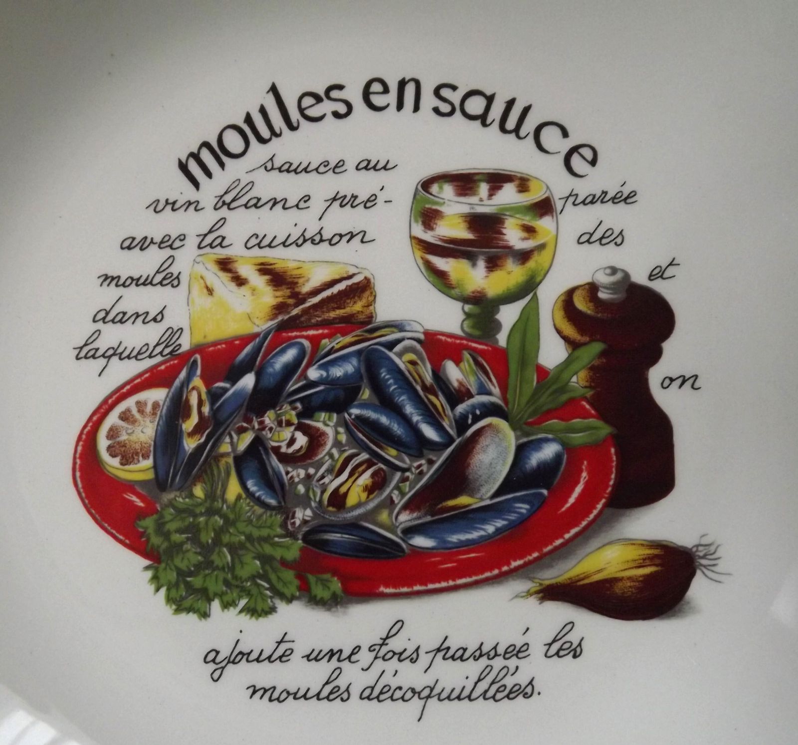 Décoration Ensemble de 6 bols à moules et grand plat de service en céramique Moulin des Loups, France photo