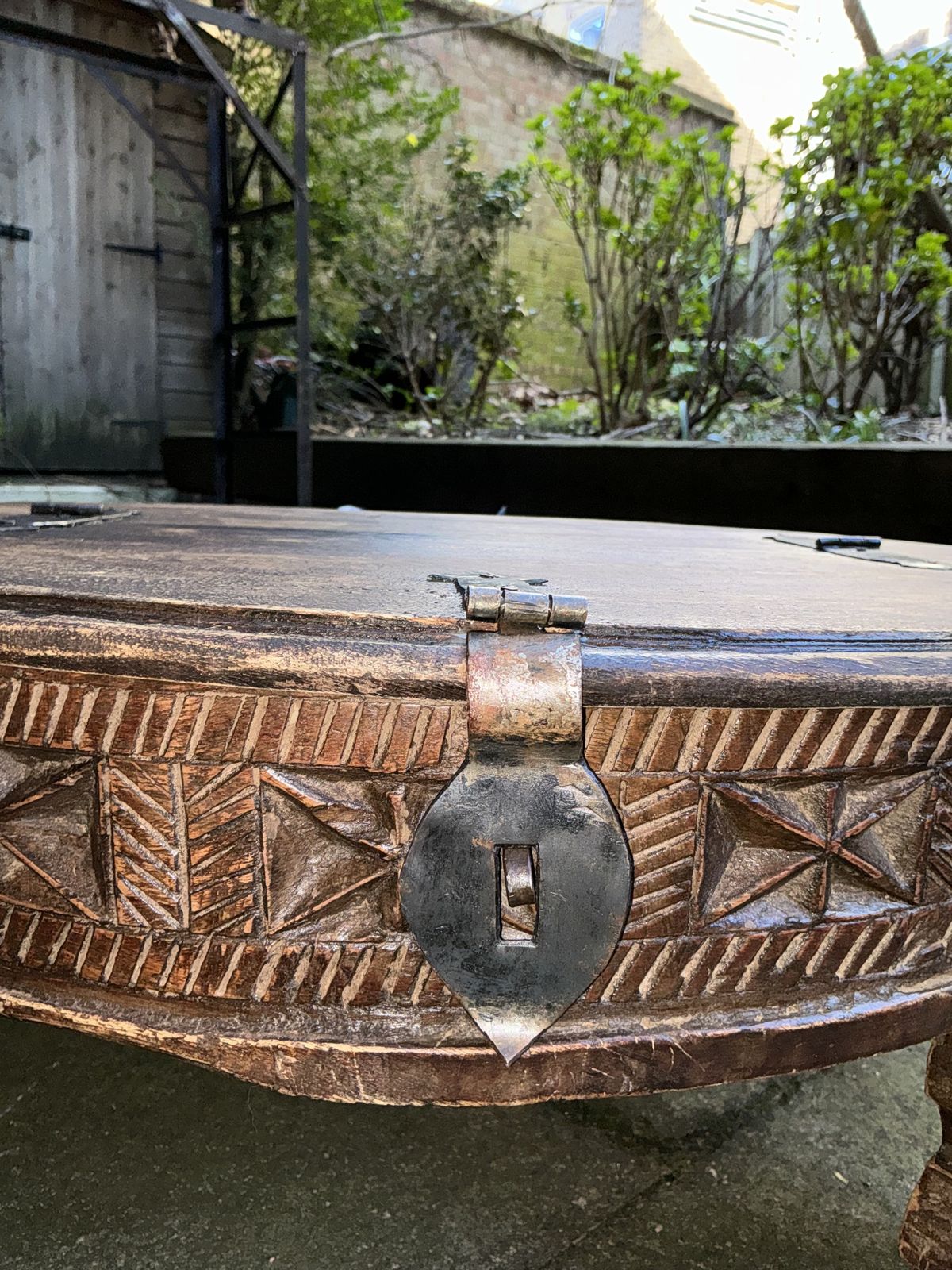 19th Century Antique Chakki Grinding Coffee Table With Hand Carved Teakwood Geometric Décor photo for sale
