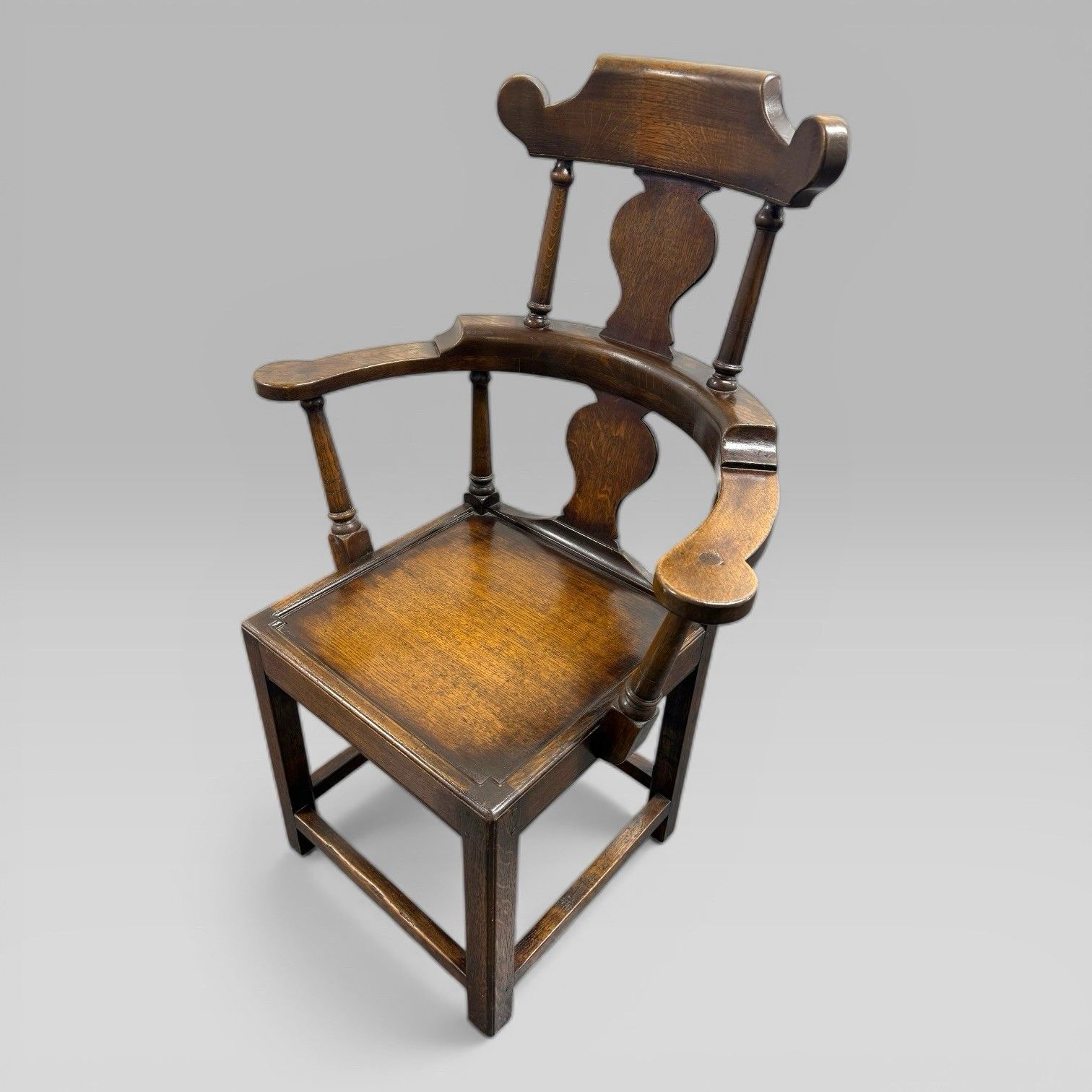 Late 20th Century Oak Wainscot Armchair In The 17th Century William & Mary Style