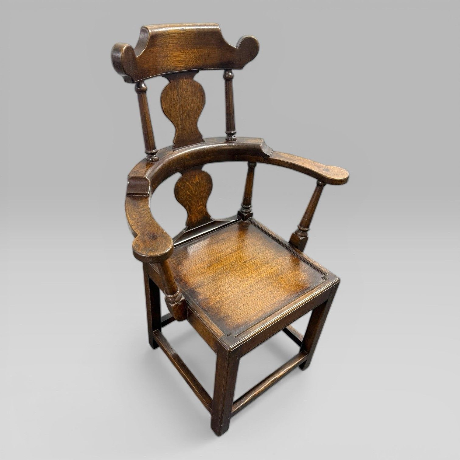 Late 20th Century Oak Wainscot Armchair In The 17th Century William & Mary Style photo for sale