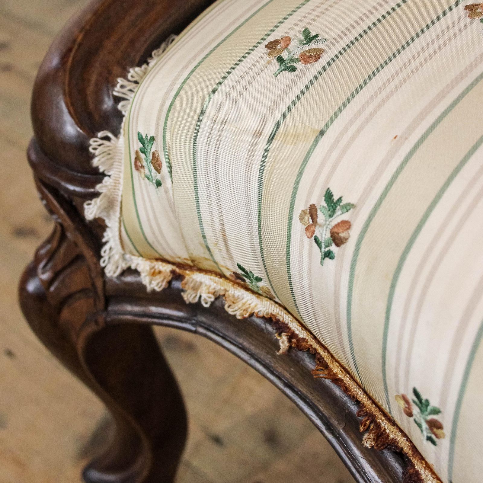 Antique Victorian Upholstered Armchair | Antique Armchair | Antique Seating | Victorian Antiques | Victorian Armchair photo vintage