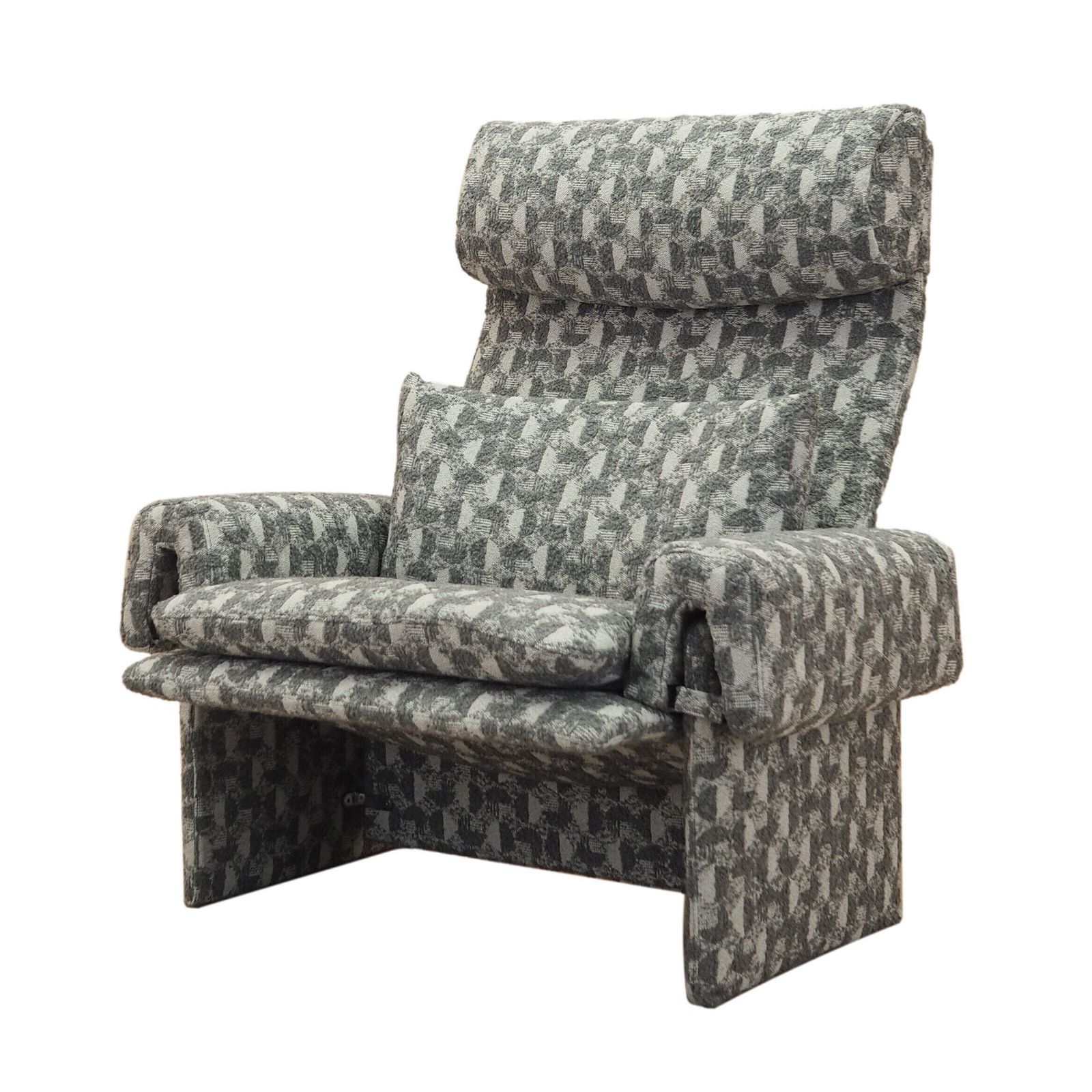 Lounge Armchair, Italian Design, 1970s, Designer: Giovanni Offredi, Manufacturer: Saporiti