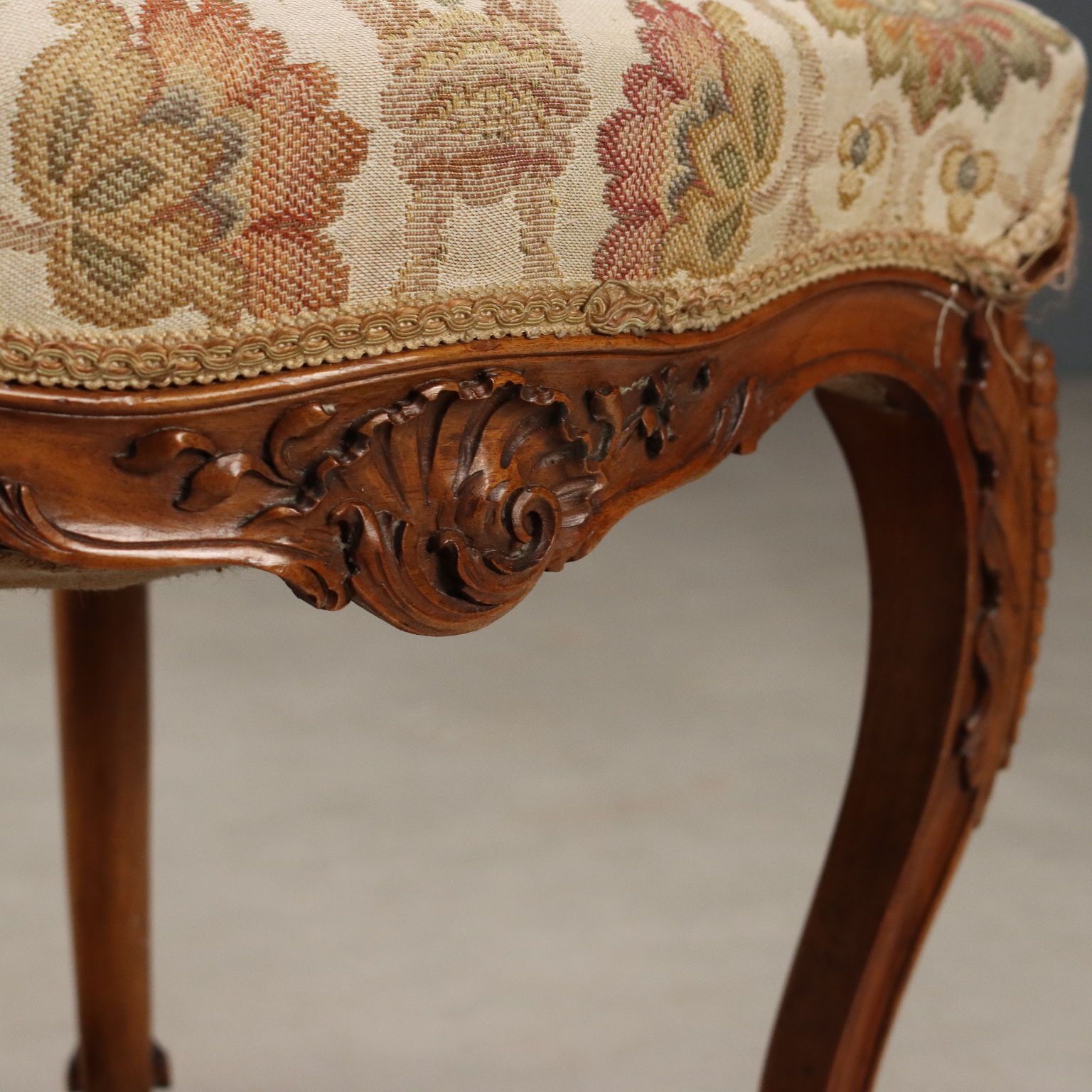 photo vinterior Chairs Baroque Style Carved Walnut Italy XIX Century