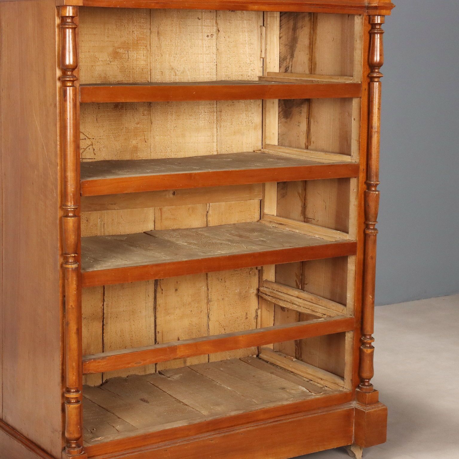 photo for sale Antique Chest Of Drawers Umbertino Walnut 5 Drawers XX Century