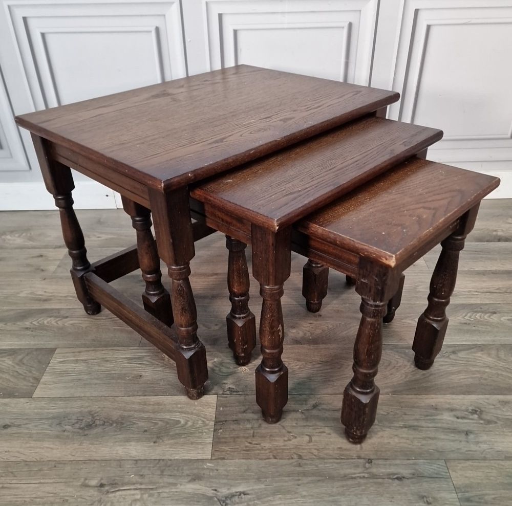 Vintage Nest Of Tables Wooden Oak Turned Legs Set Antique Style Lamp Side
