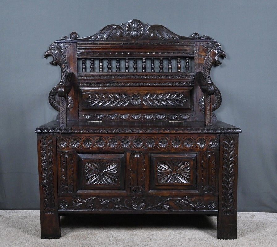 Oak Storage Bench, Neo Gothic Style – Early 20th Century photo vinterior