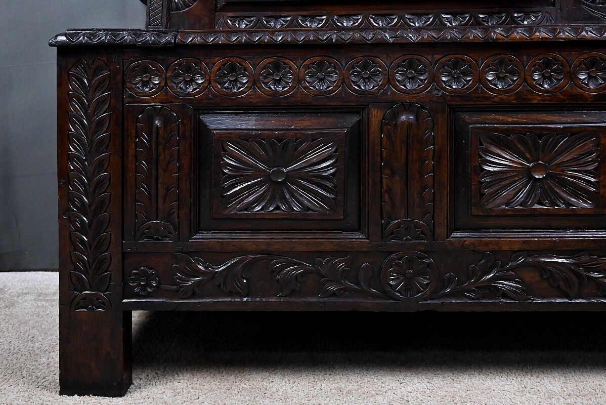 photo vintage Oak Storage Bench, Neo Gothic Style – Early 20th Century