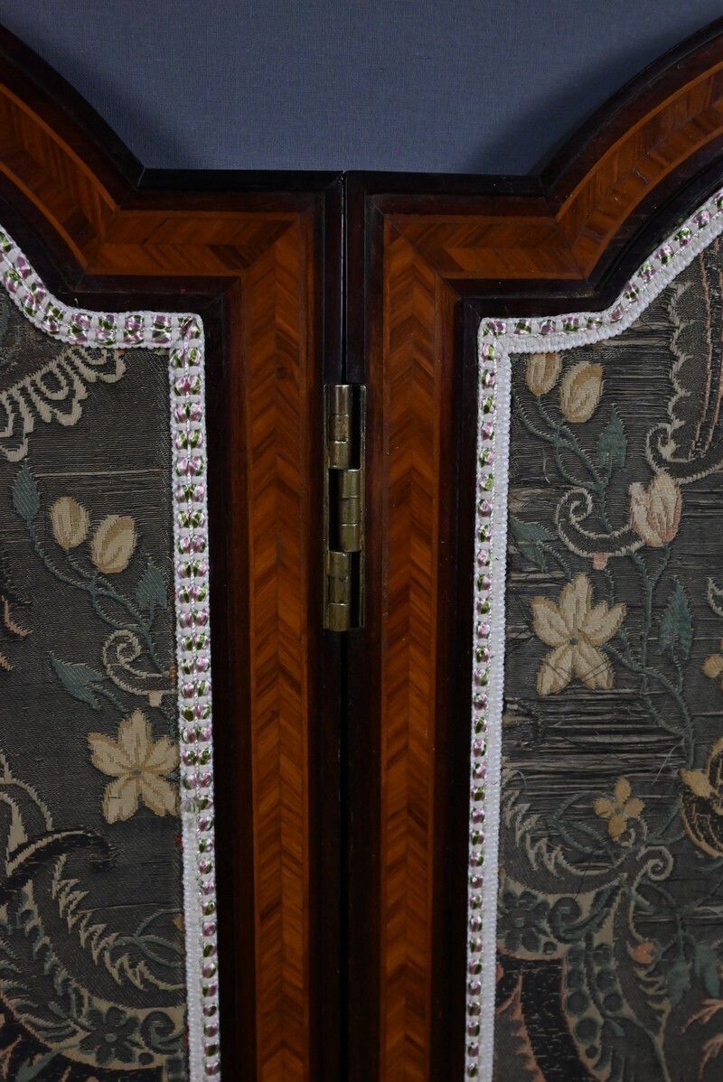 2420.0 Fabric, Mahogany Screen – 1900 photo