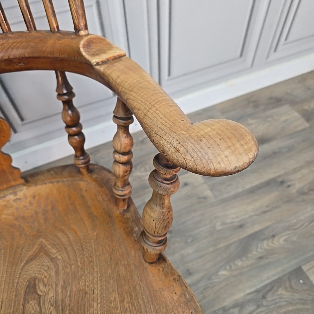 photo furniture Antique Windsor Armchair Elm Seat Hoop Back 19th Century Turned Wooden Chair