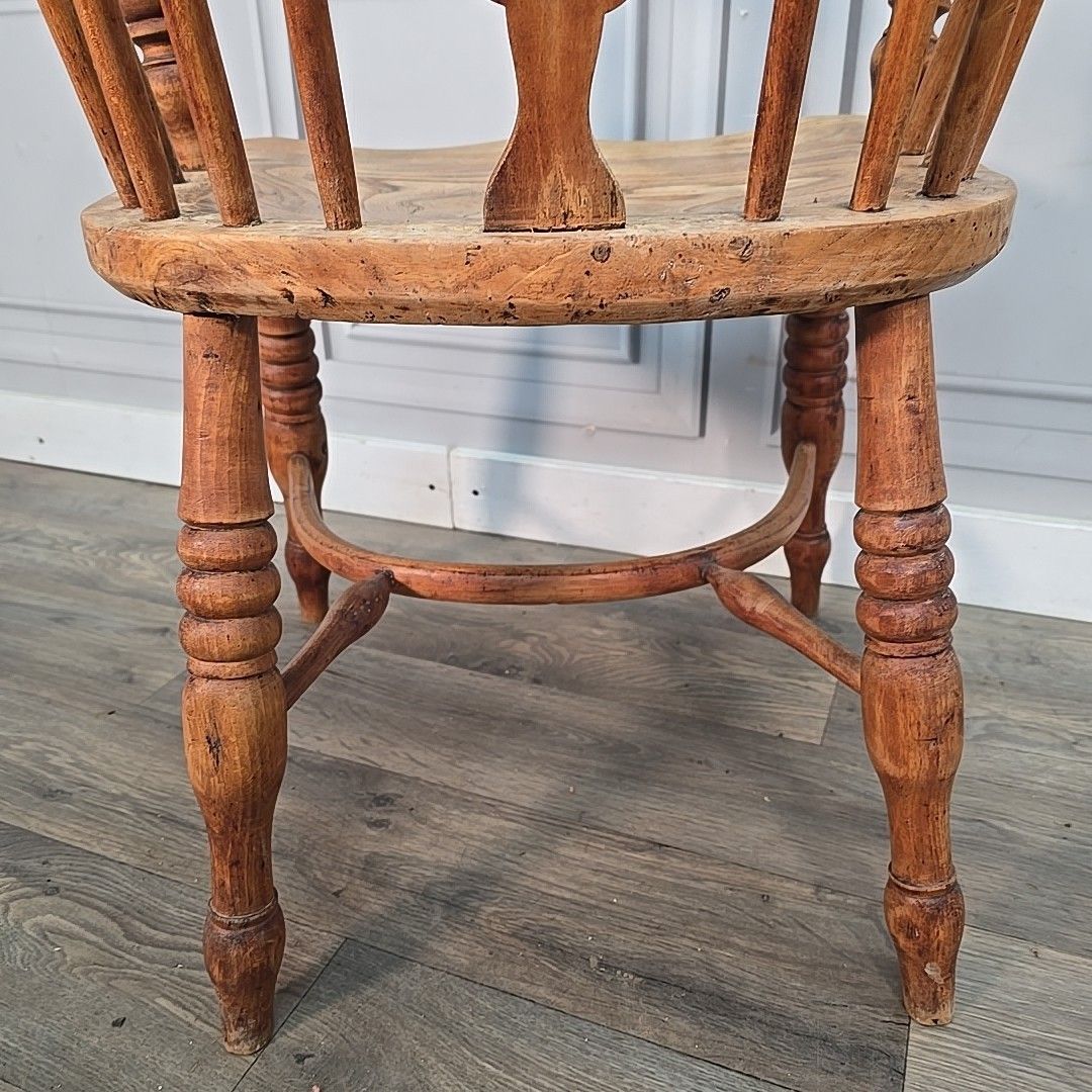 photo vintage Antique Smokers Bow Chair Elm Seat Wooden Windsor Armchair Desk Hall 19th C