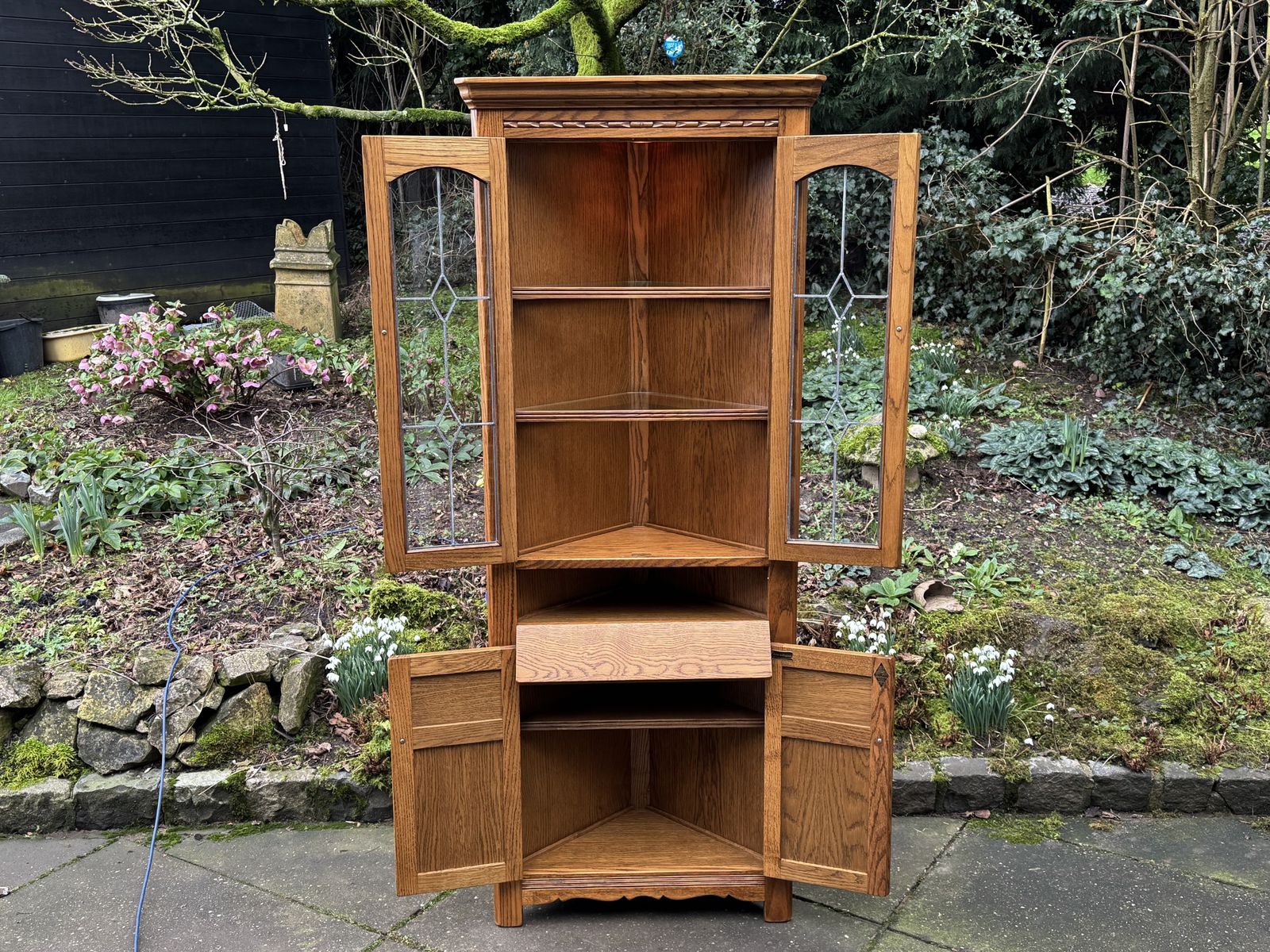 A Wood Brothers Old Charm Vintage Carved Oak Corner Display Cabinet / Cupboard / Unit photo vinterior