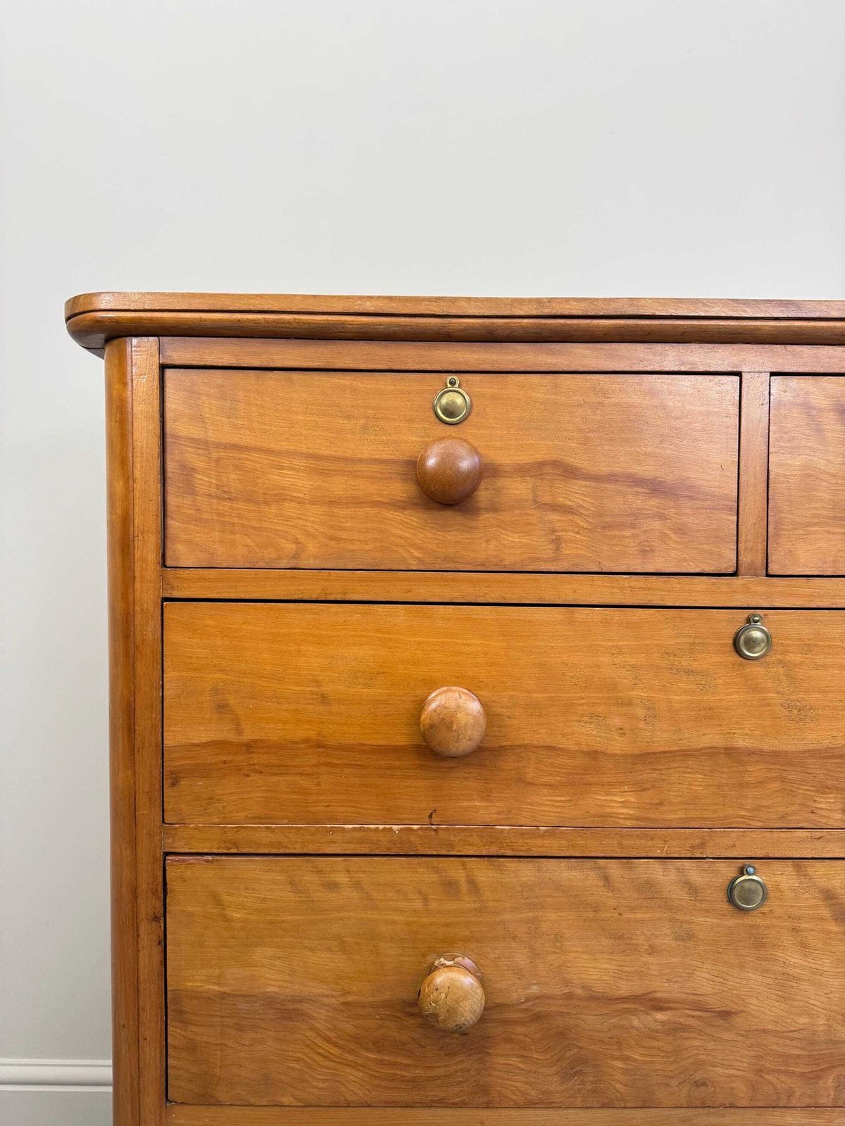 photo furniture Antique Chest Of Drawers Solid Wood Vintage Furniture Satinwood Blonde