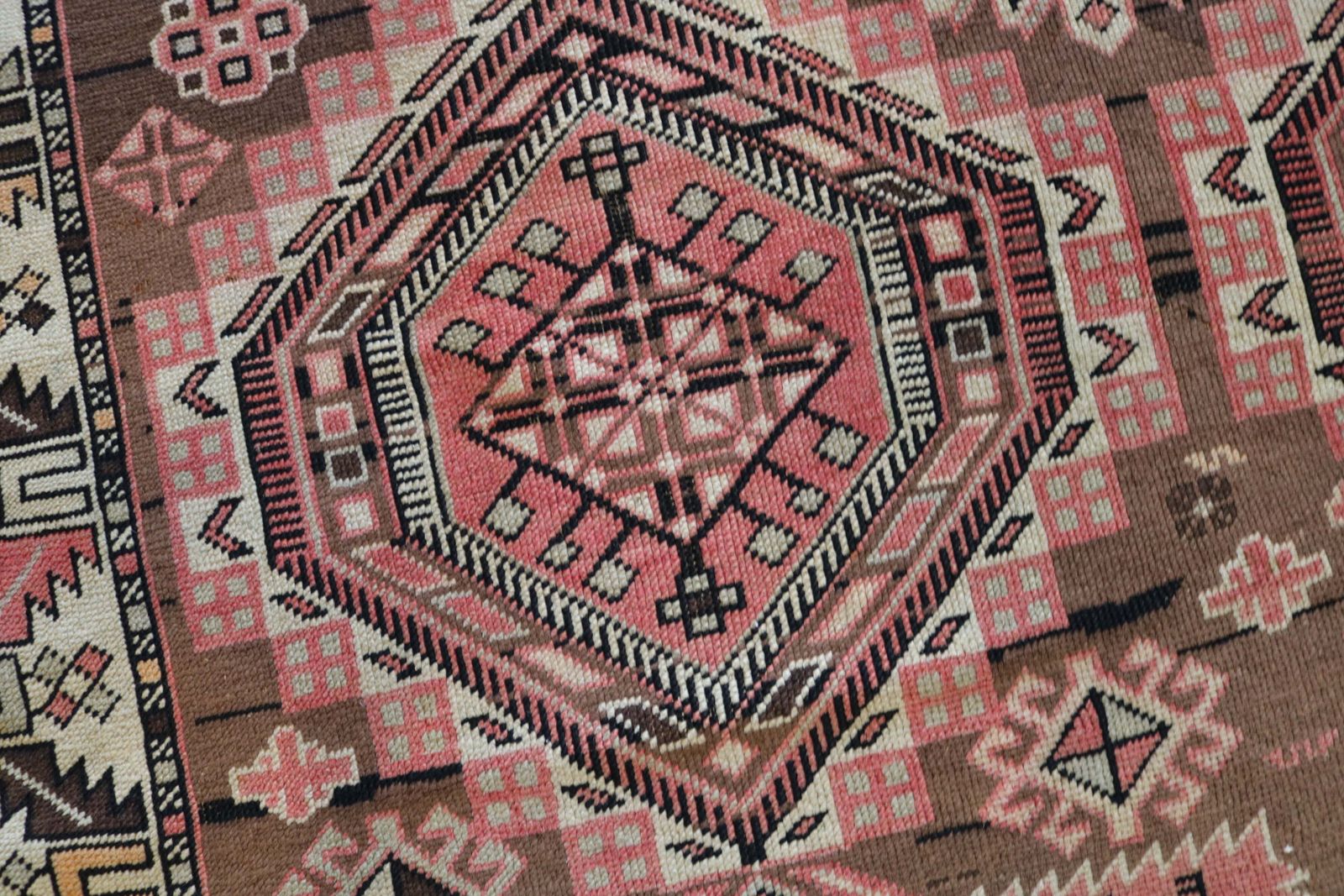 1950.0 Antique Caucasian Shirvan Rug, 255 × 152 Cm, Circa 1900 photo
