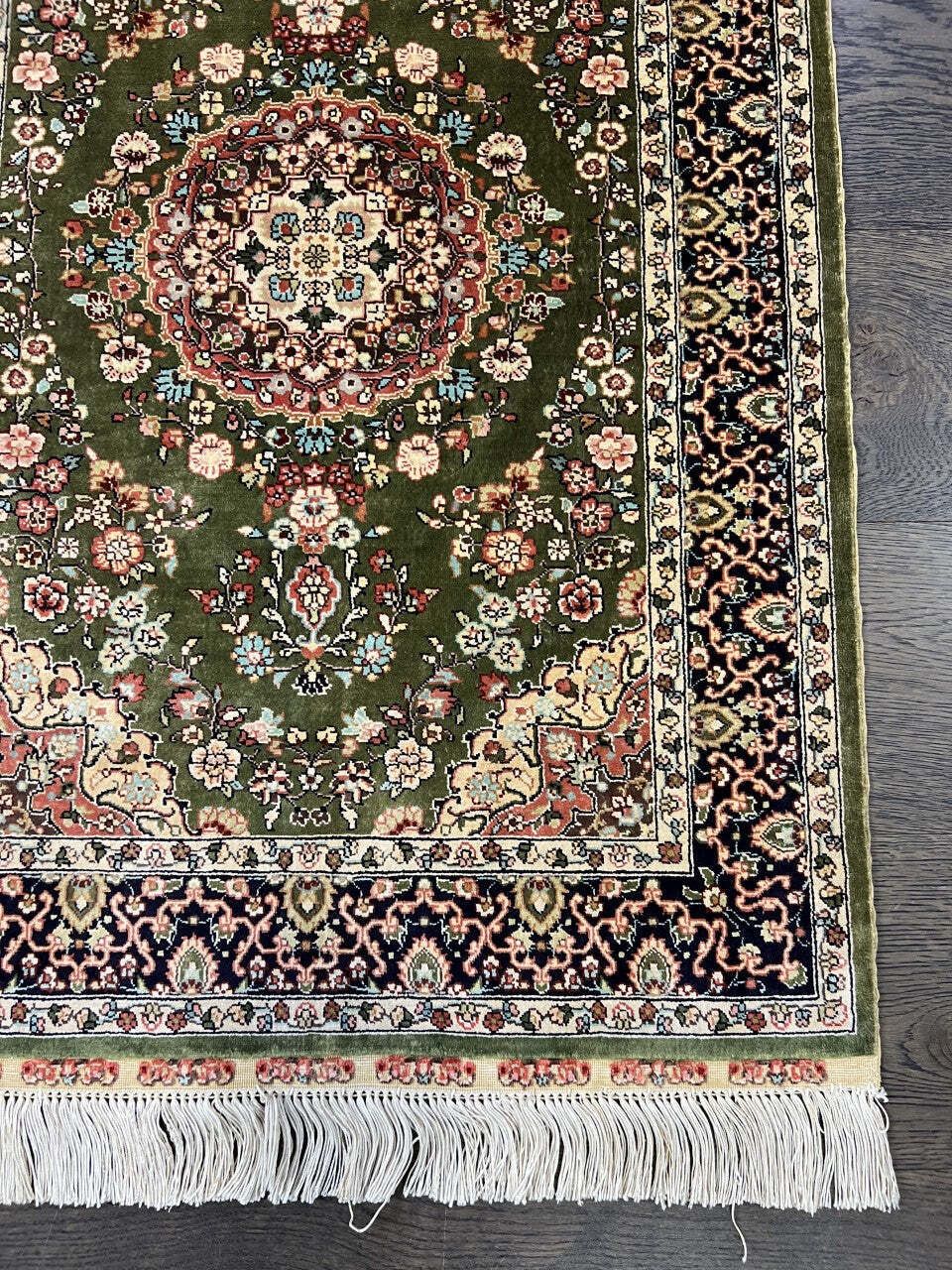 Green Field Turkish Silk Rug, 96 × 63 Cm, Circa 1950 photo vinterior