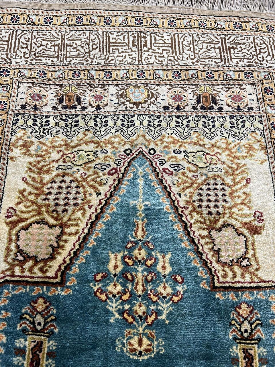photo furniture Vintage Turkish Kaisary Prayer Rug, 97 × 57 Cm, Circa 1940