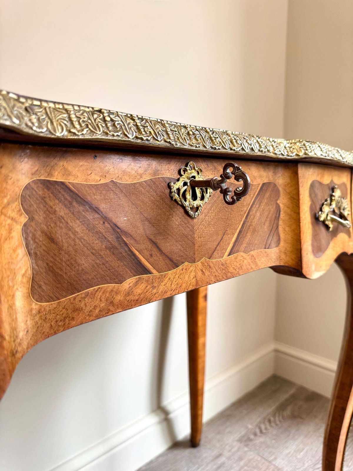 Antique French Louis XV Style Burl Walnut Hallway Console Table Gilt photo buy