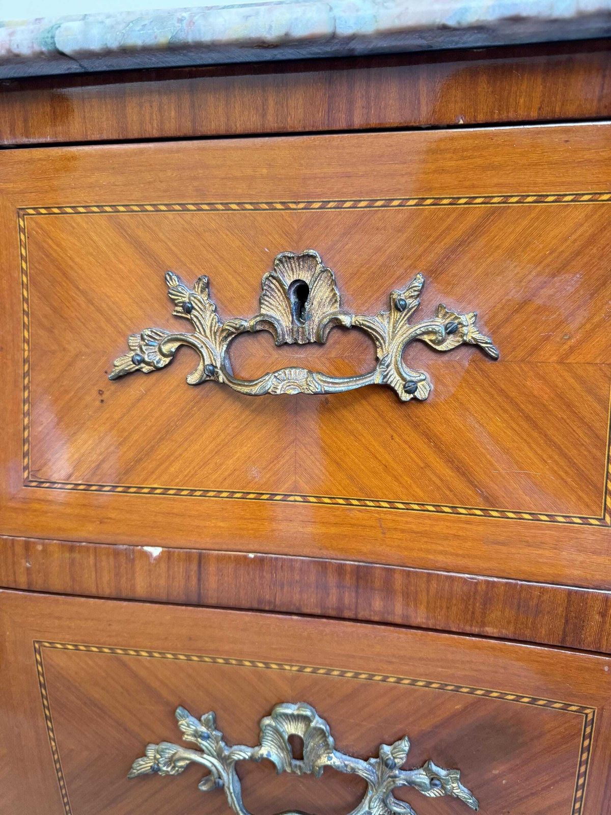 photo vinterior French Antique Vintage Small Chests Of Drawers With Gilting