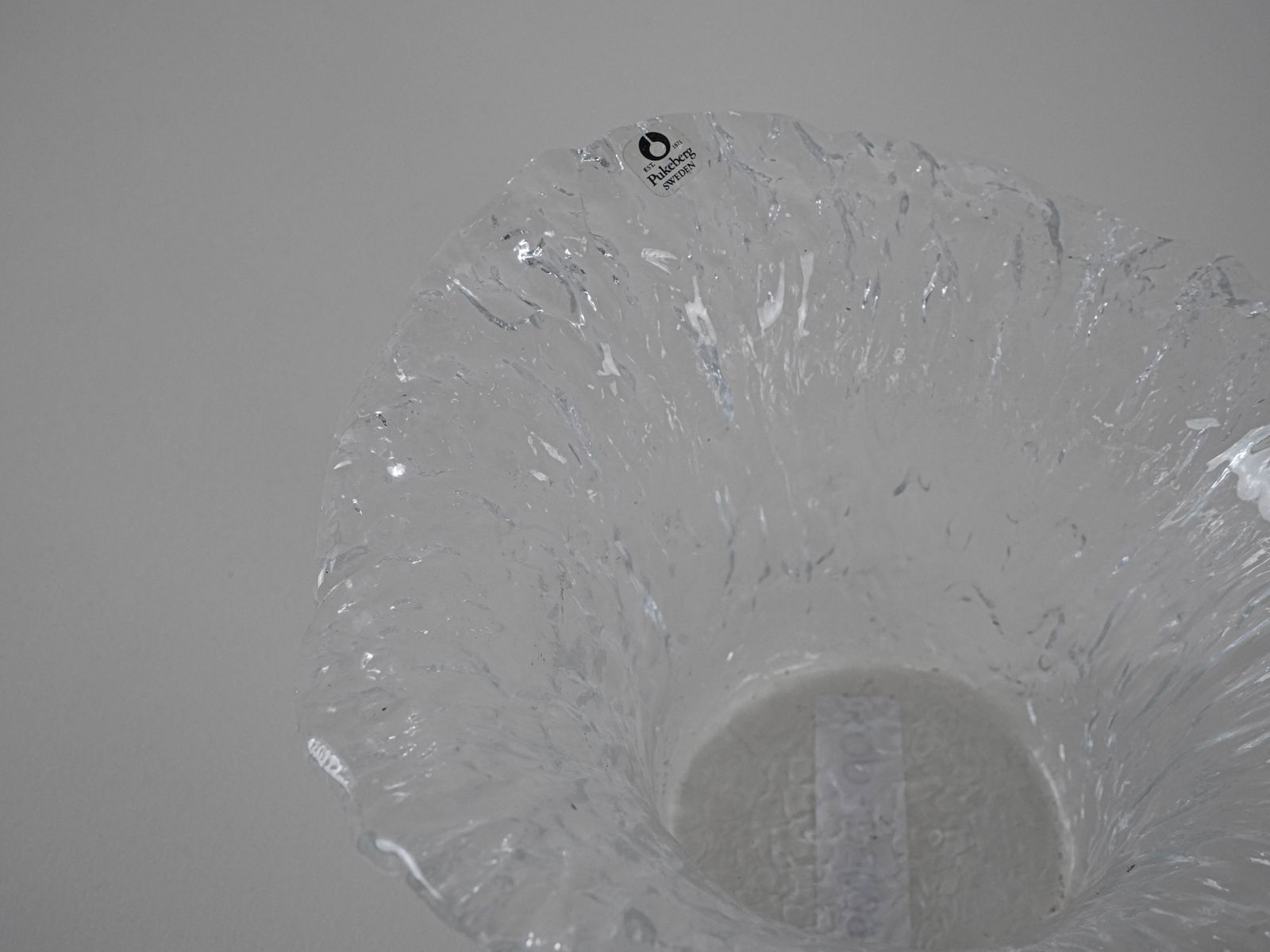 Glass Vase, Swedish Design, 1960s, Manufacturer: Pukeberg photo vinterior