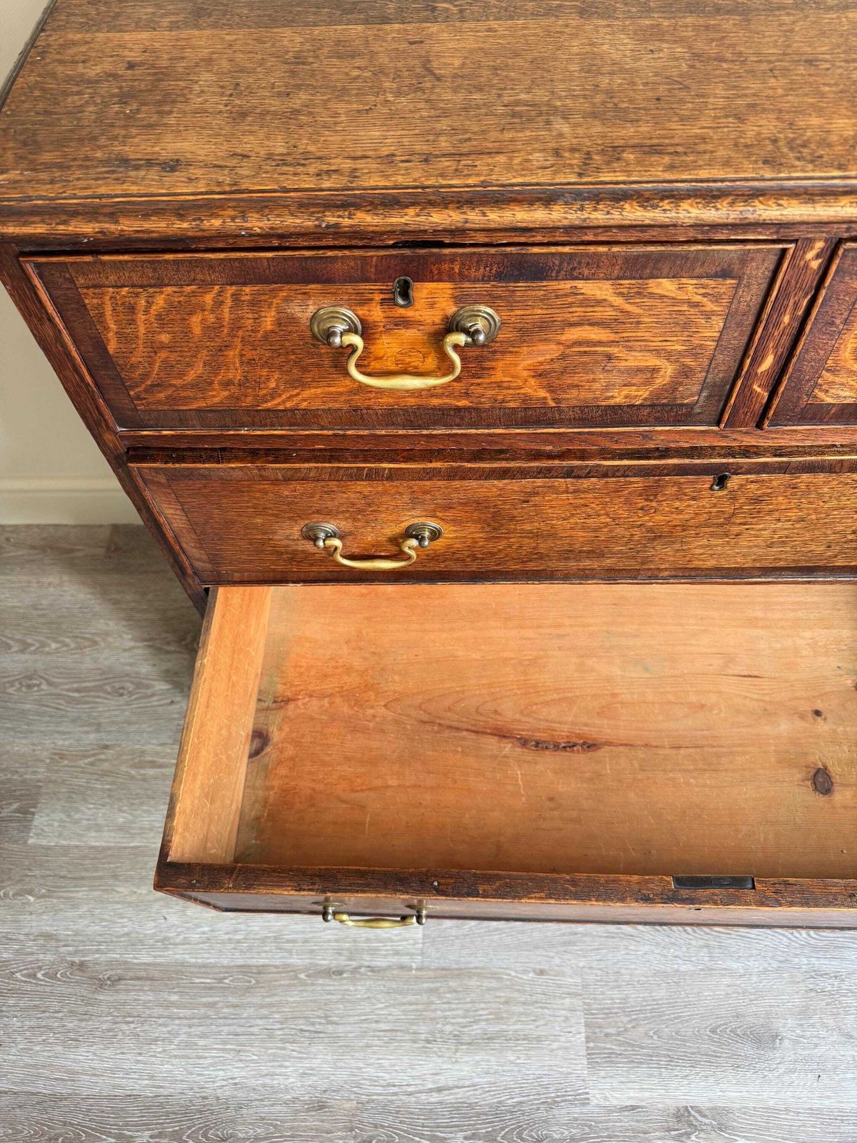 photo vinterior Solid Oak Wood Antique Georgian Chest Of Drawers With Metal Handles Dovetail Drawers