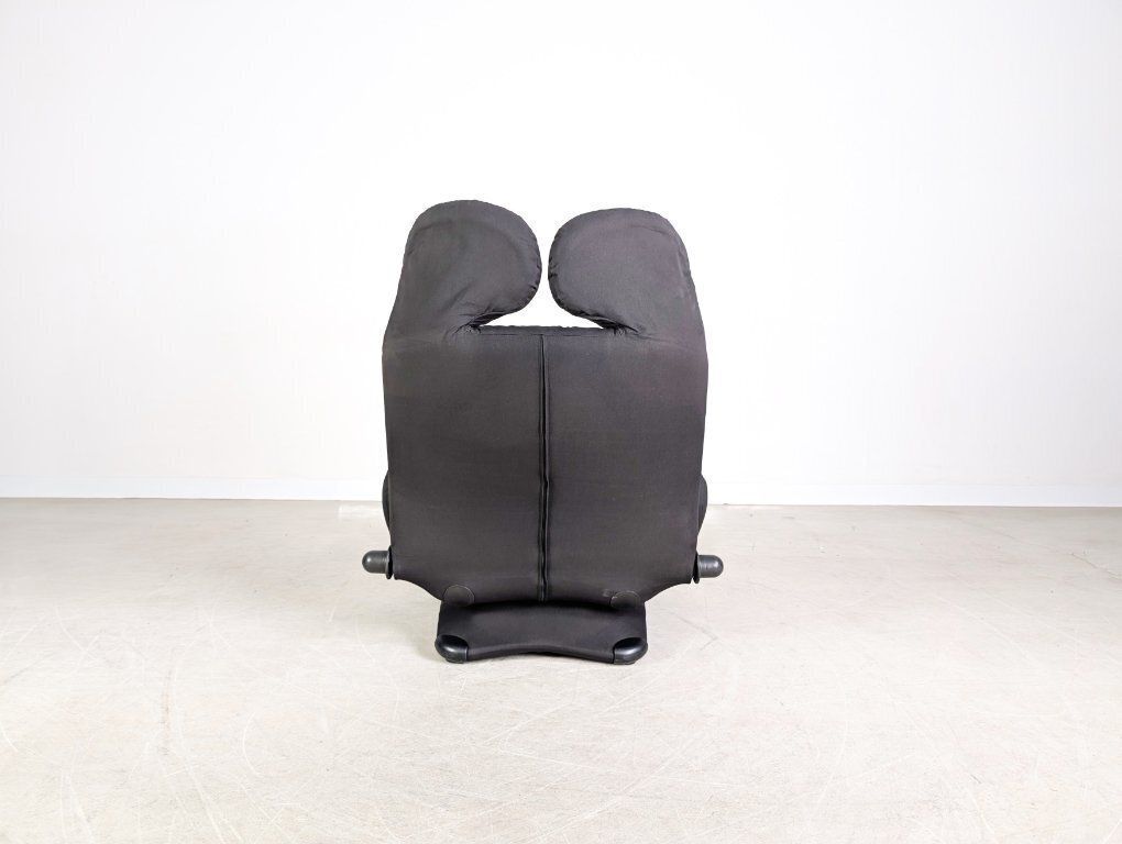 Original Cassina Wink Chair Toshiyuki Kita Black Fabric photo vinterior