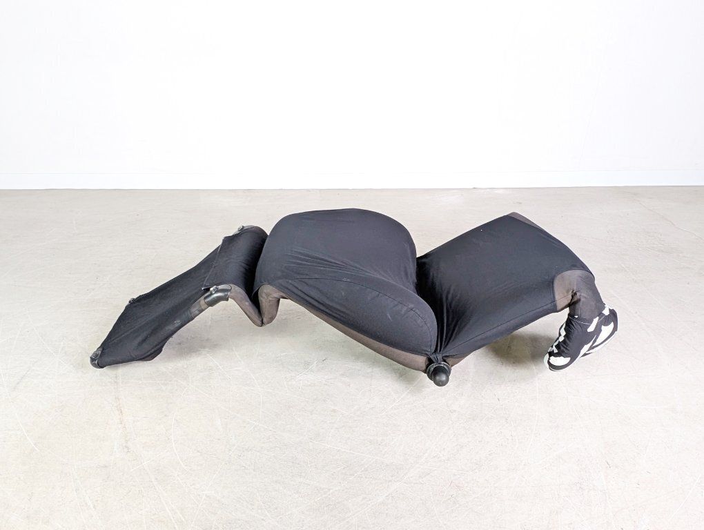 Original Cassina Wink Chair Toshiyuki Kita Black White photo vintage