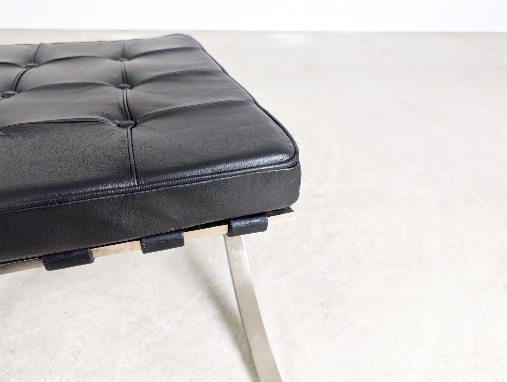 photo furniture Knoll International Barcelona Stool Mies Van Der Rohe Leather Black