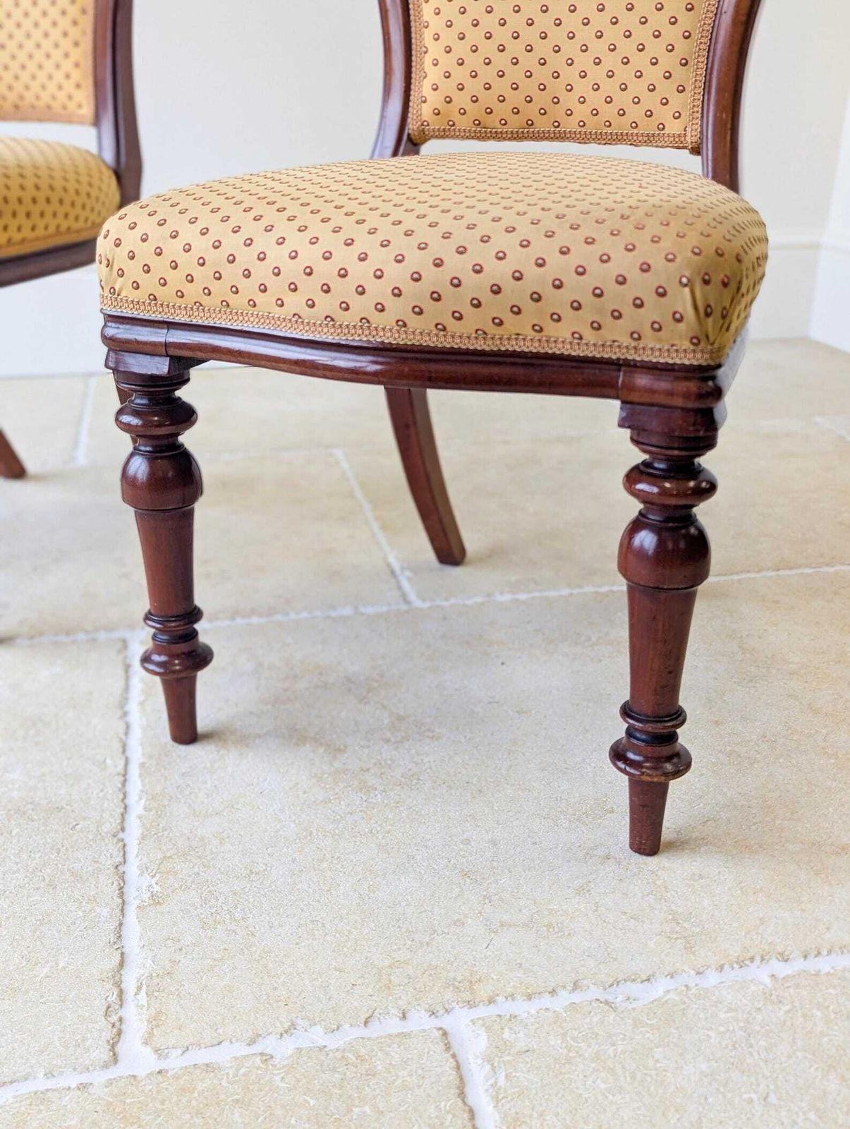 Furniture Pair Of Antique Victorian Walnut Side Chairs C.1860 photo