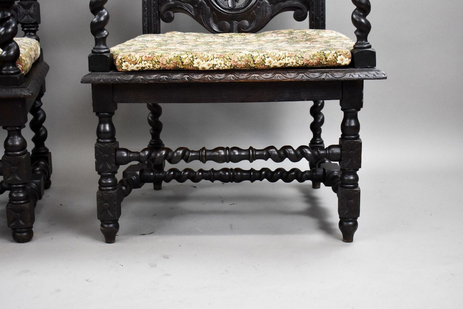 650.0 Near Pair Late 19th Century Carved Throne Chairs photo