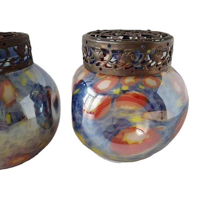 2 Bohemian Pique Fleurs In Splatter Glass, From The Art Déco Period photo vintage