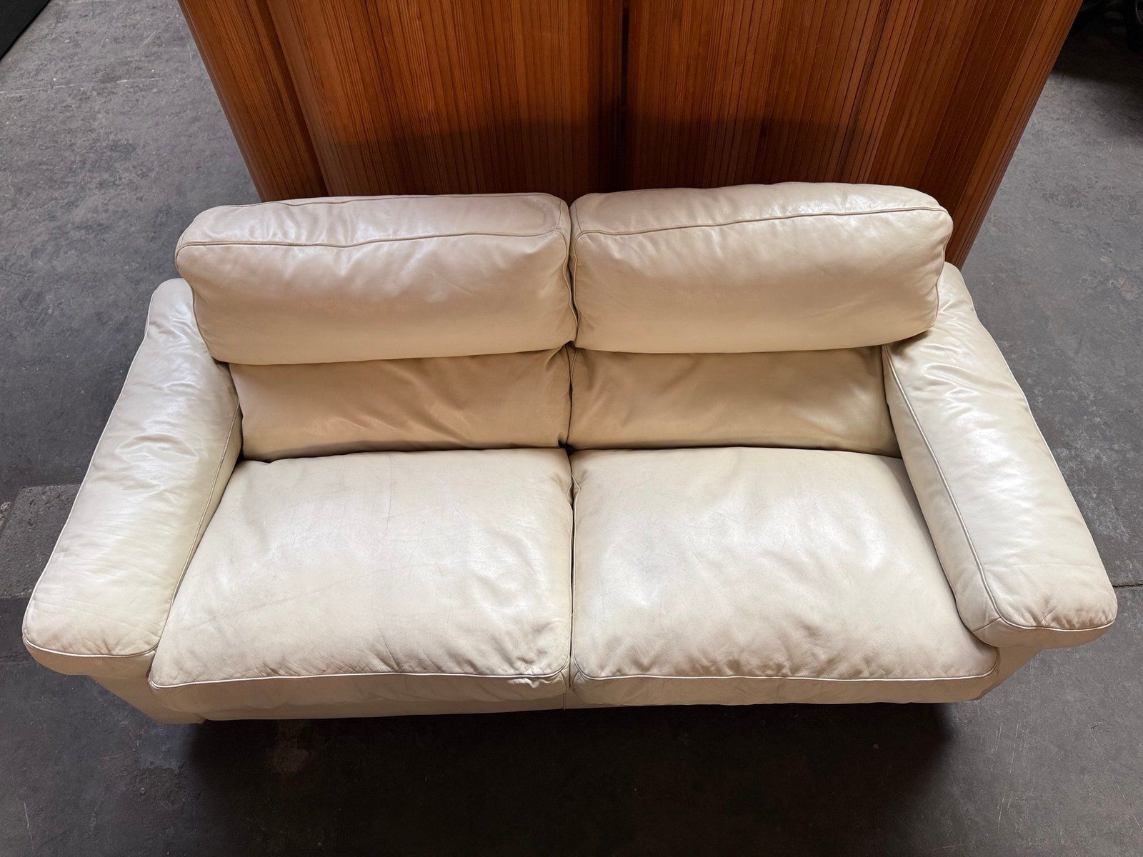 Cream Leather Sofa By Tito Agnoli For Poltrona Frau, 1980s photo 2021.0