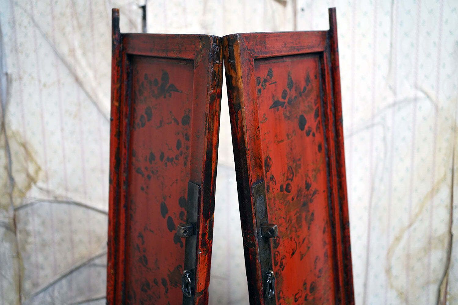 A Pair Of Late 19thc Chinese Red Lacquer Chinoiserie Cabinet Doors C.1890 photo buy