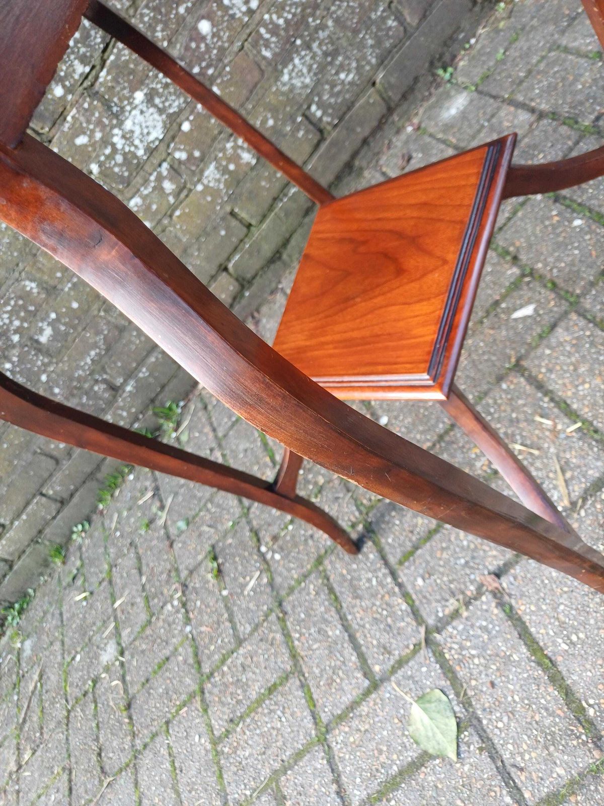 Furniture Antique Late Victorian Edwardian Solid Mahogany Side Table Elegant Occasional Table With Shelf Beautiful Grain Quality English Furniture photo