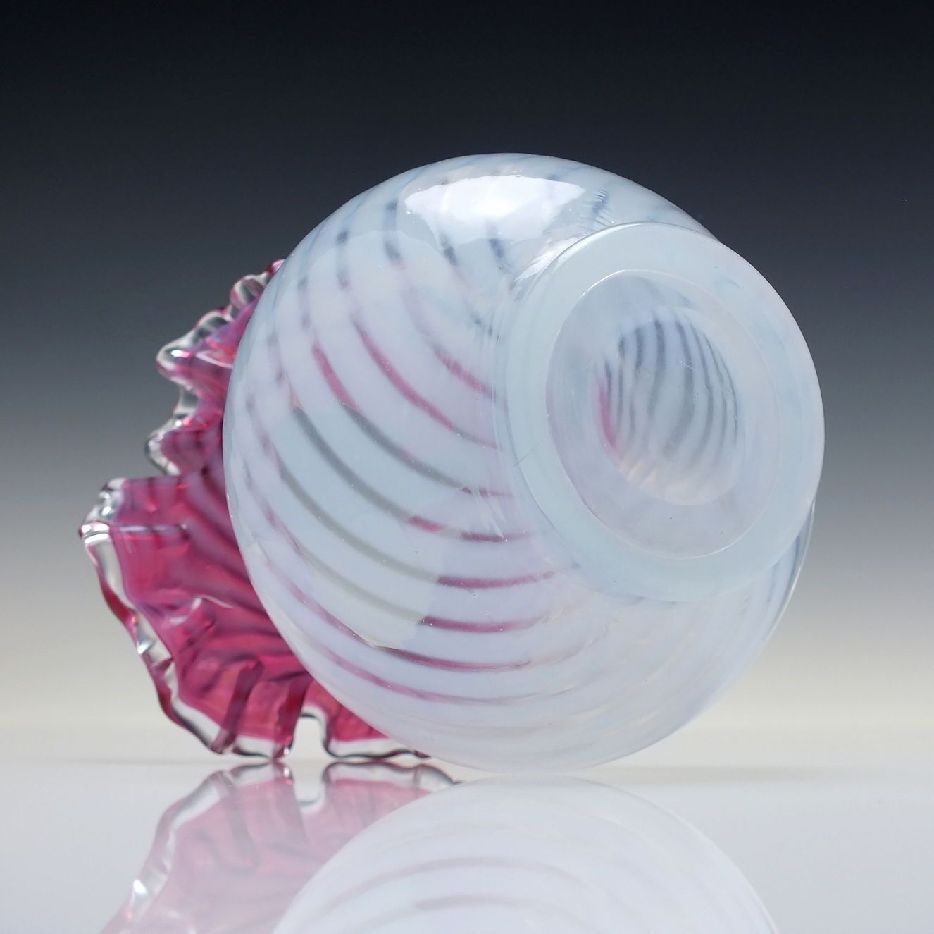 Antique Opalescent Swirl Cranberry Glass Vase C1910 30 photo vinterior