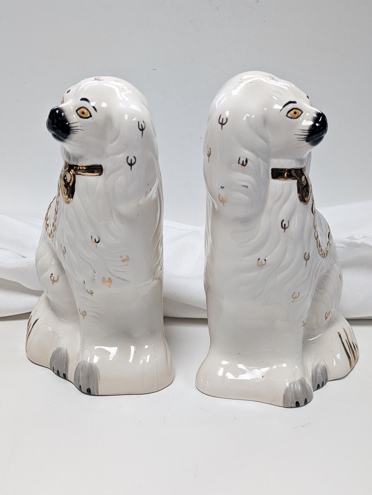 Pair Of Royal Doulton Mantel Dogs 1378 4 – Black, White & Gold – 8” Tall – Lovely Vintage Condition. photo vintage