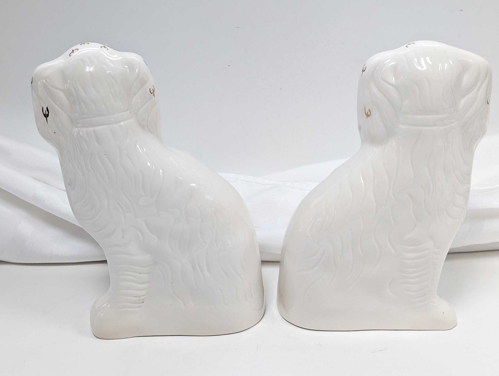 photo furniture Pair Of Royal Doulton Mantel Dogs 1378 4 – Black, White & Gold – 8” Tall – Lovely Vintage Condition.