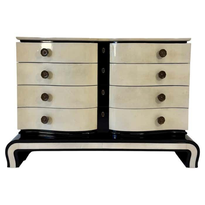 Art Deco Chest Of Drawers In Parchment And Black Lacquer Attr. Borsani 1940s