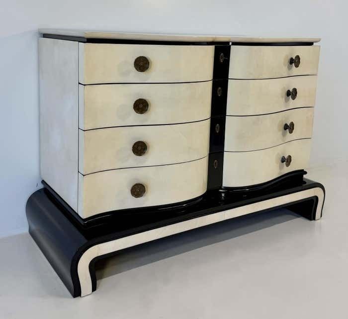 Art Deco Chest Of Drawers In Parchment And Black Lacquer Attr. Borsani 1940s photo 8879.0