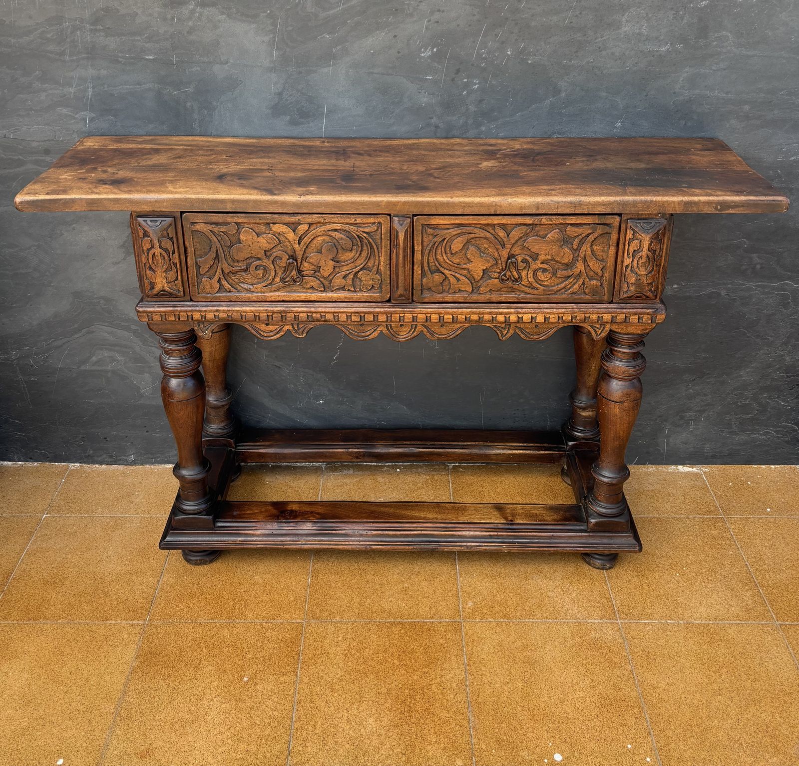 Spaanse Renaissance Eiken Console met Twee Gesneden Lades, jaren 1890 photo for sale