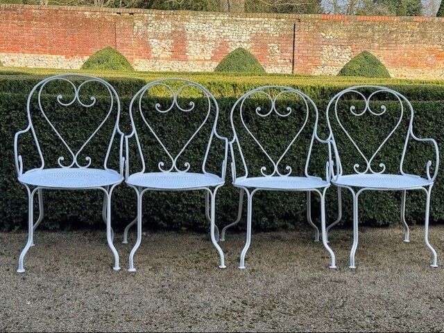 Set Of White Cast Iron Circular French Garden Table & Four Matching Chairs photo 1750.0