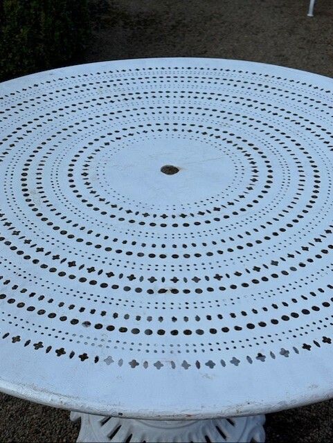 Set Of White Cast Iron Circular French Garden Table & Four Matching Chairs photo vinterior