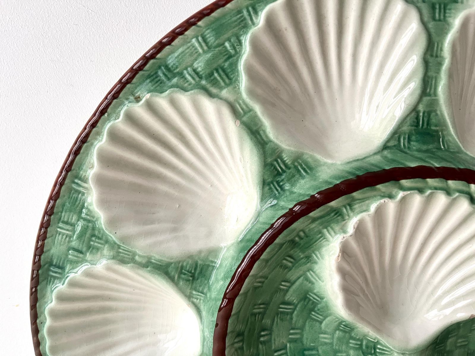 French Oyster Dish Longchamp France 60s, Vintage Green Majolica Made In France, Seafood Plate photo vinterior