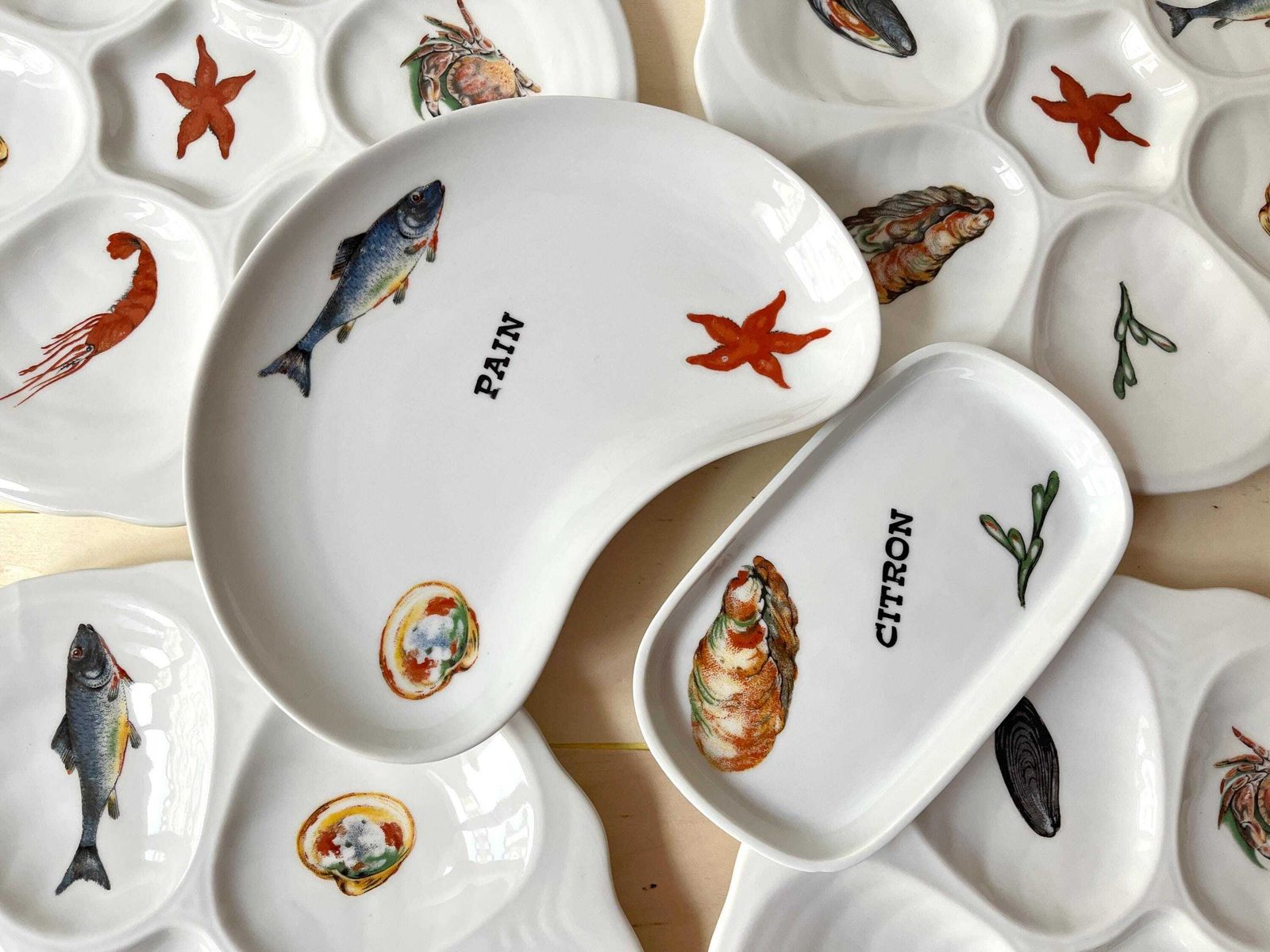 photo furniture Set Of 4 Oyster Plates + 2 Dishes Made In France From 70s, Vintage Porcelain Seafood Dishes
