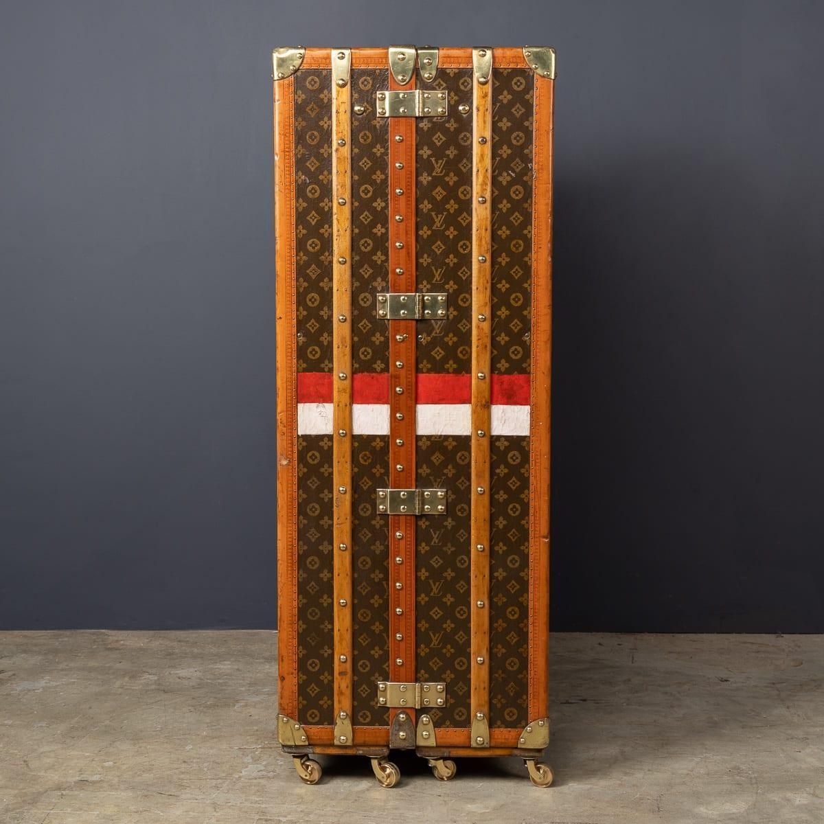 Antique 20thc Louis Vuitton Trunk In Monogram Canvas With Built In Bar photo vintage