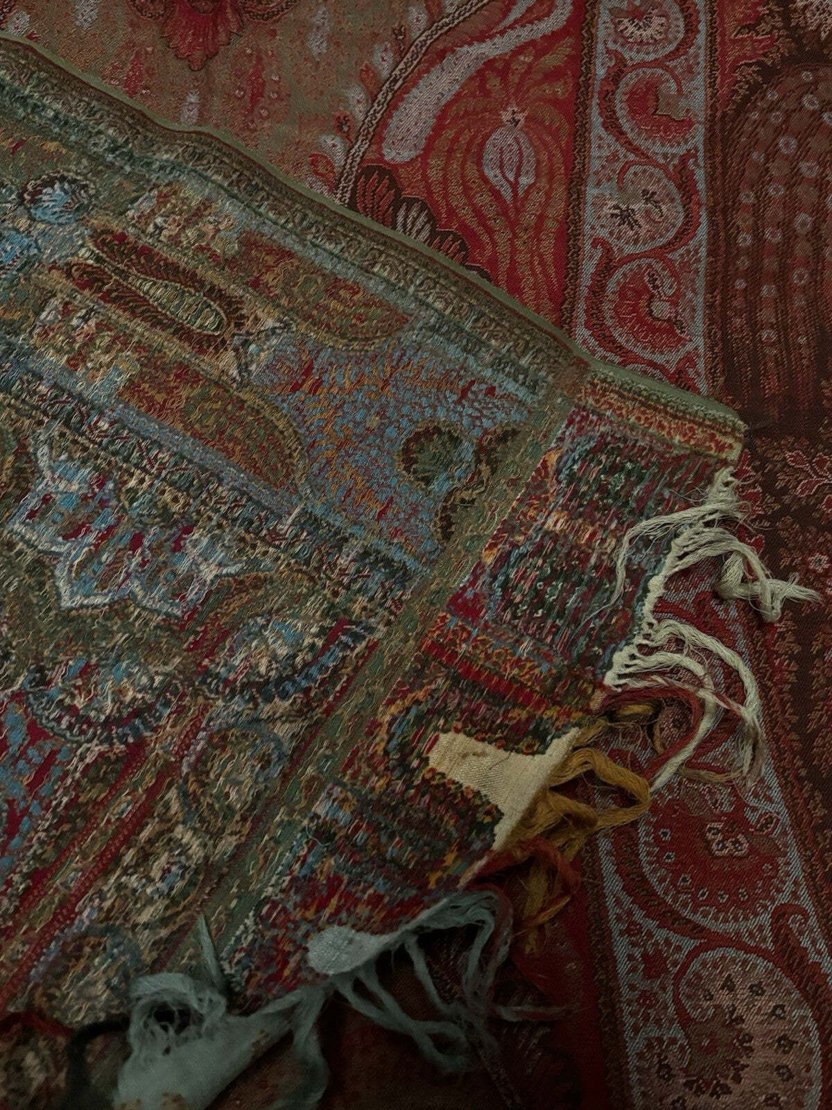 Antique Paisley Textile Table Cloth, Shawl, Table Runner. V Large : 330x158 Cms photo Textiles