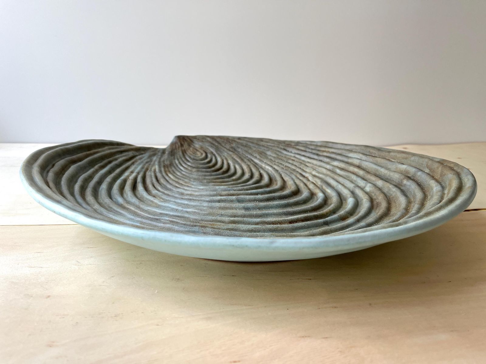 photo furniture Giant Ceramic Shell Dish By Dominique Guillot For Vallauris 1960, French Xxl Oyster Seafood Plate